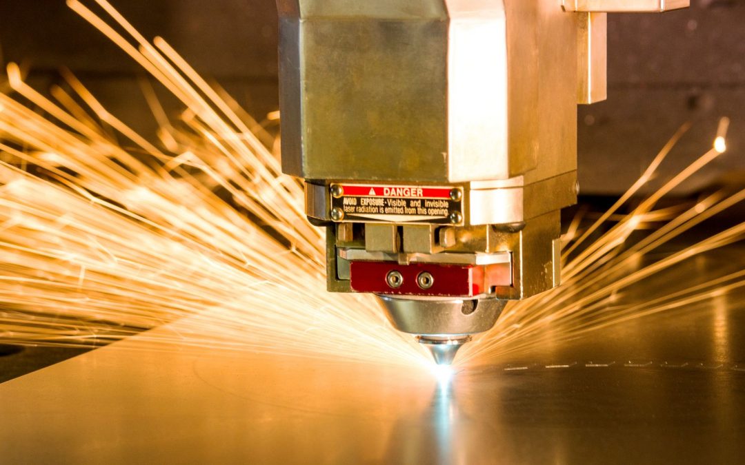 Рязане и маркиране/гравиране на метал със CNC лазери